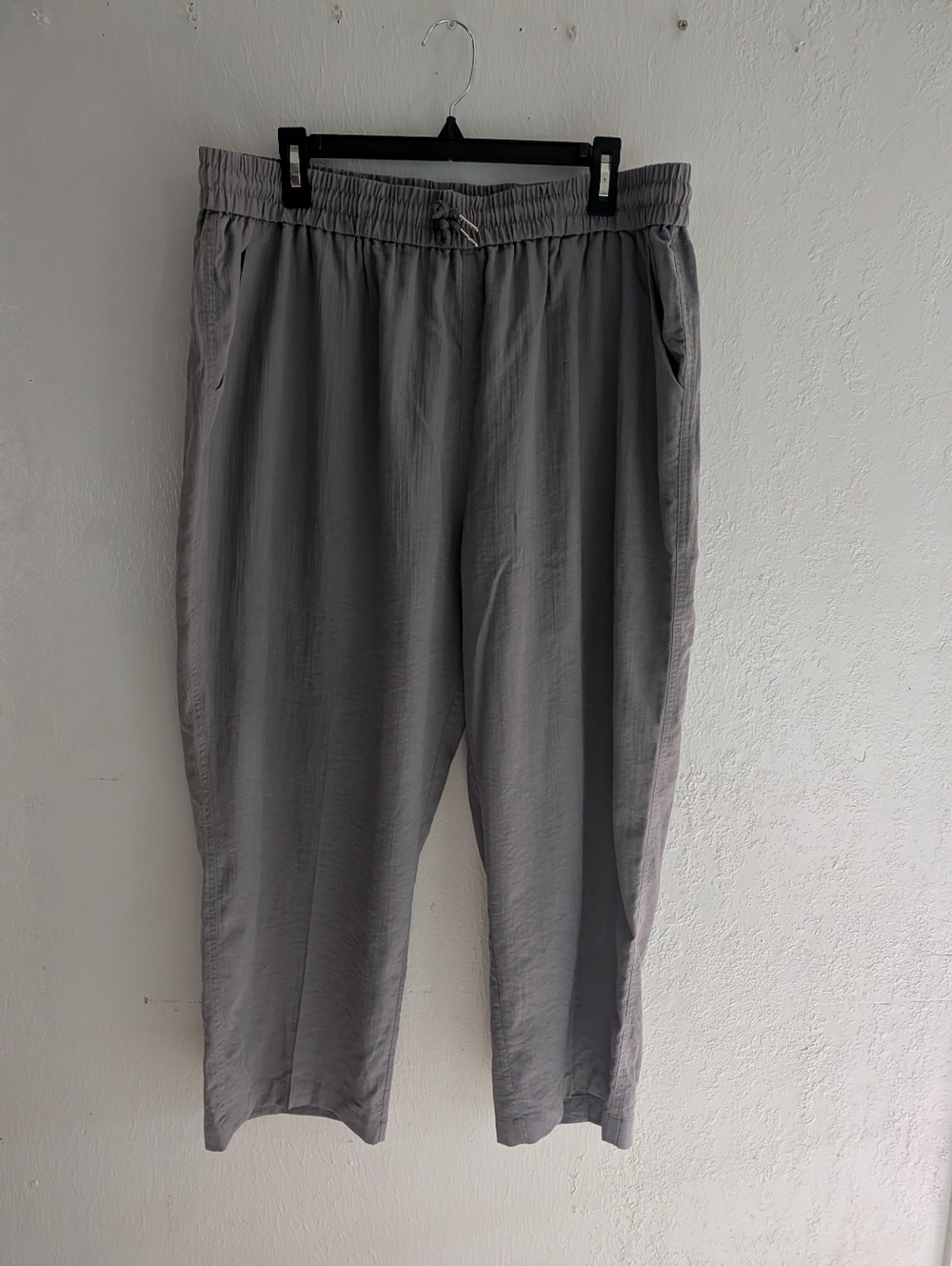 Casual Elastic-Waist Woman's Capri Pants - Gray